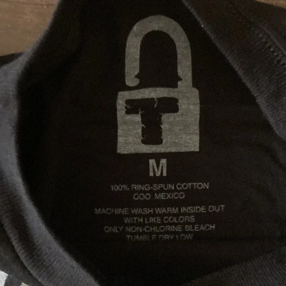 The Crow Black Graphic T-Shirt with Raven Design. Mens medium - Picture 3 of 3